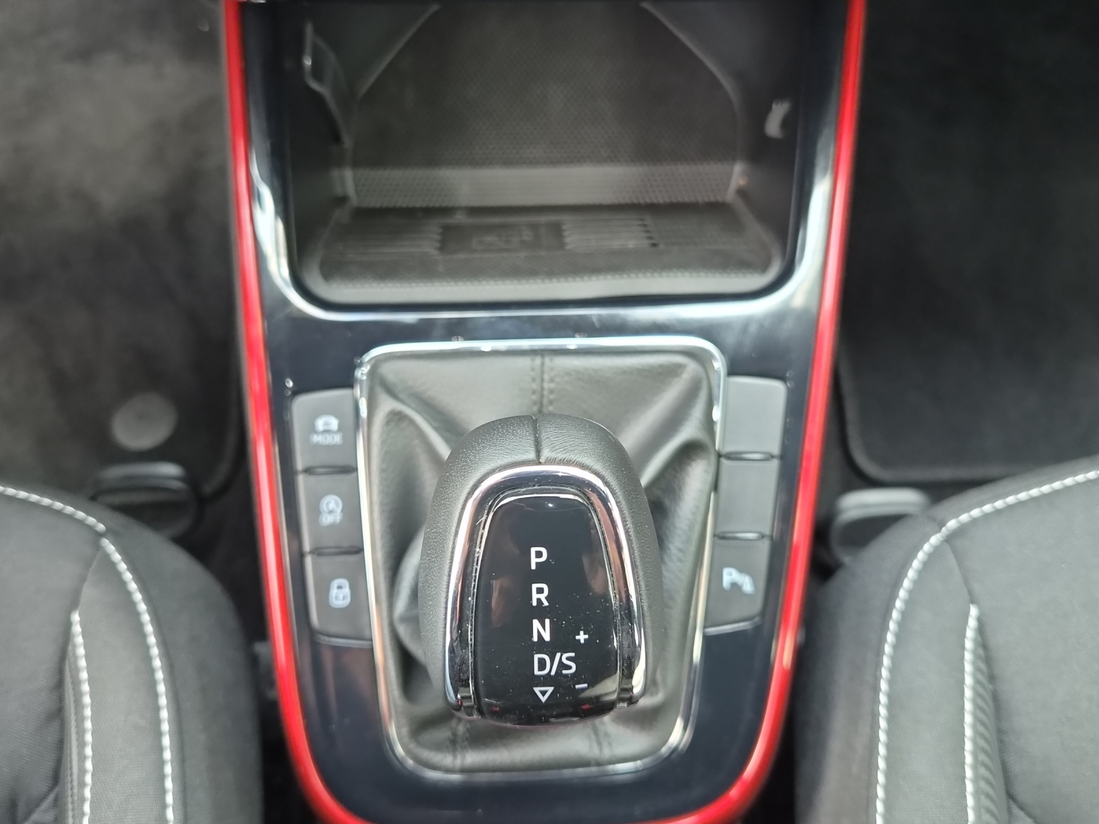 SKODA Fabia 1.0 TSI Monte Carlo DSG-image-12