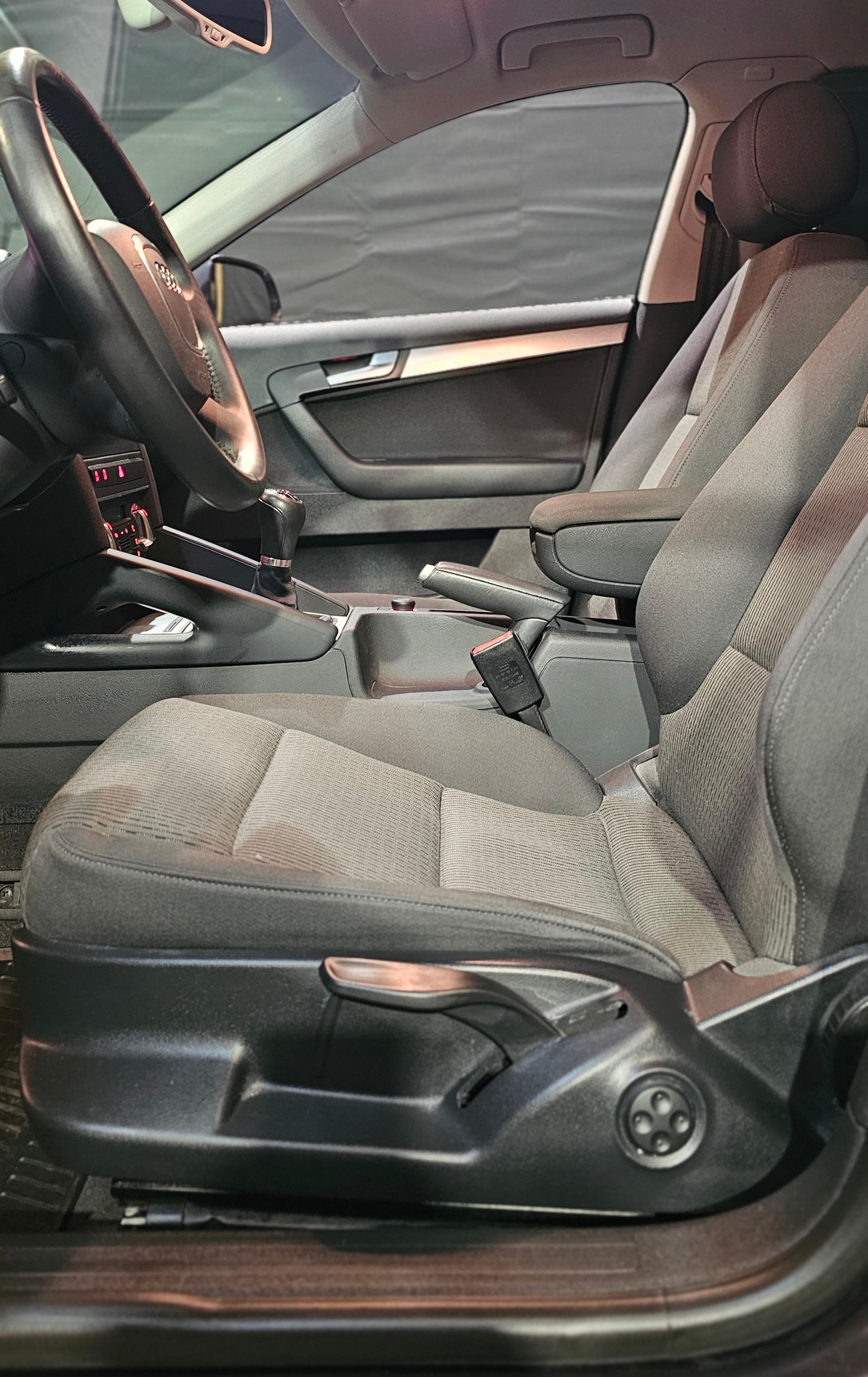 AUDI A3 Sportback 1.4 TFSI Attraction-image-13