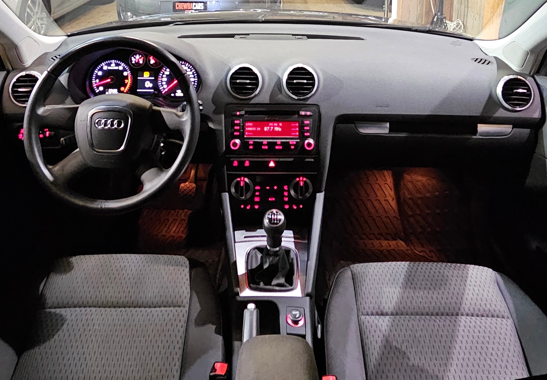 AUDI A3 Sportback 1.4 TFSI Attraction-image-11