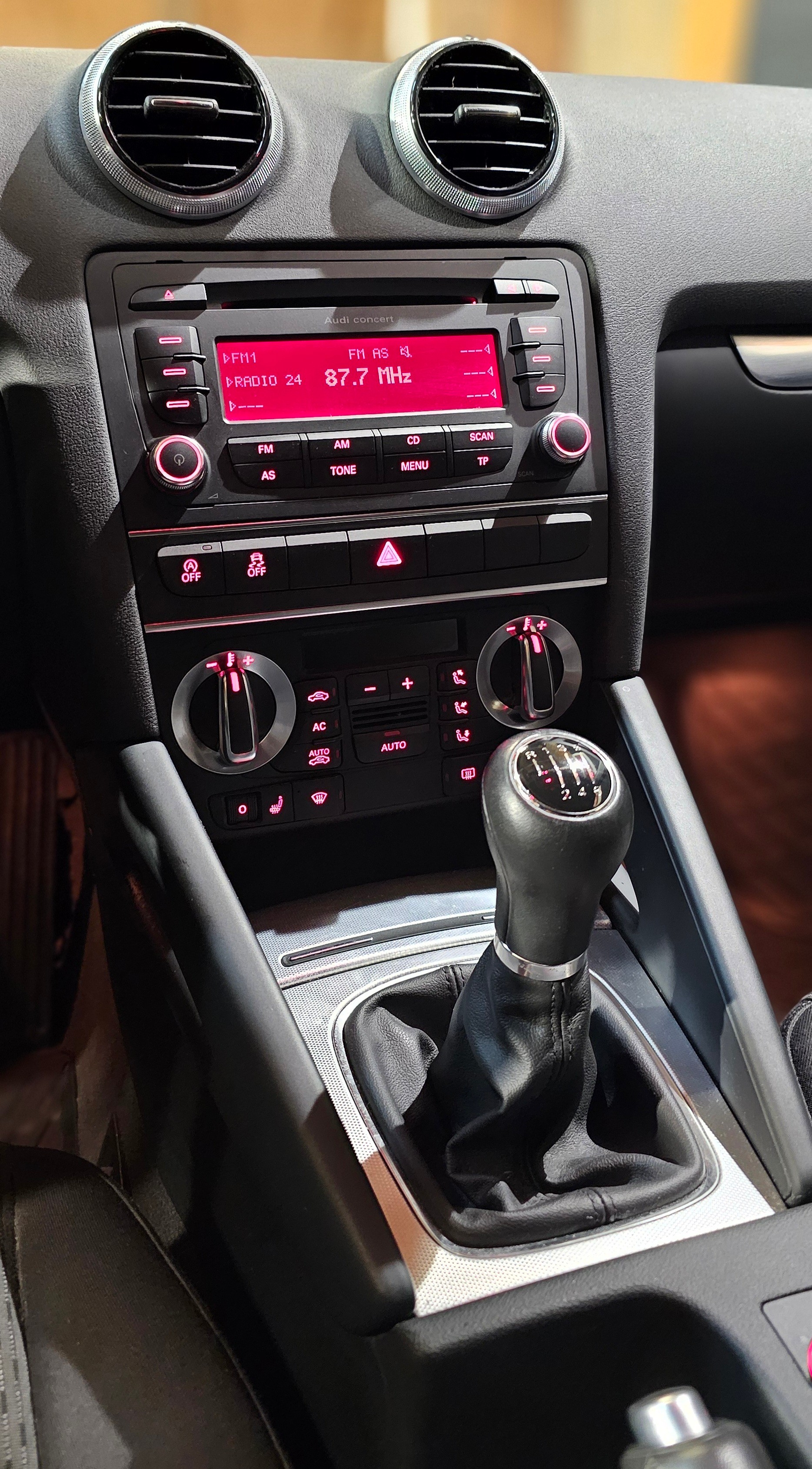 AUDI A3 Sportback 1.4 TFSI Attraction-image-20