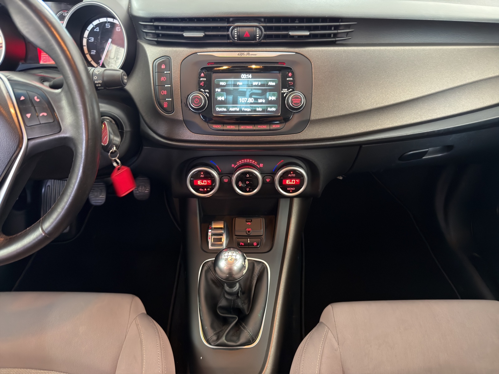 ALFA ROMEO Giulietta 1.4 MultiAir Distinctive-image-12