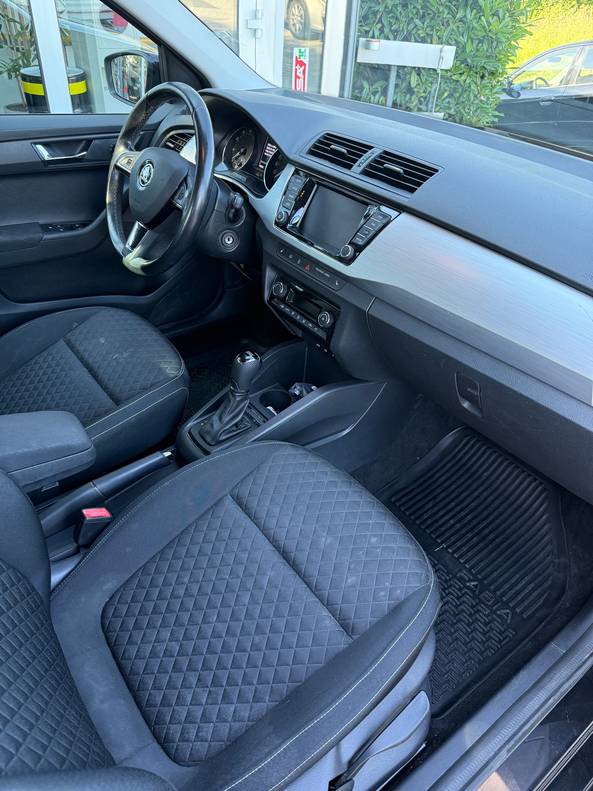 SKODA Fabia 1.0 TSI Swiss Line 25 DSG-image-3