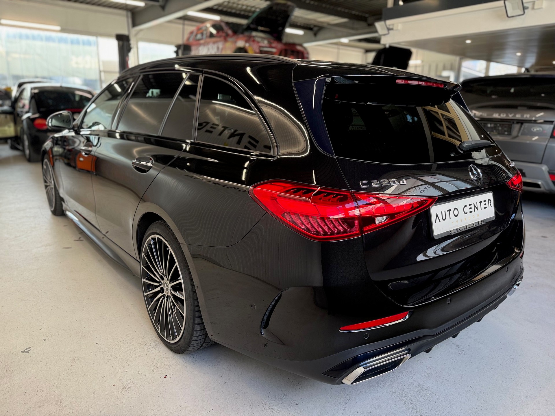 MERCEDES-BENZ C 220 d T 4Matic AMG Line-image-5