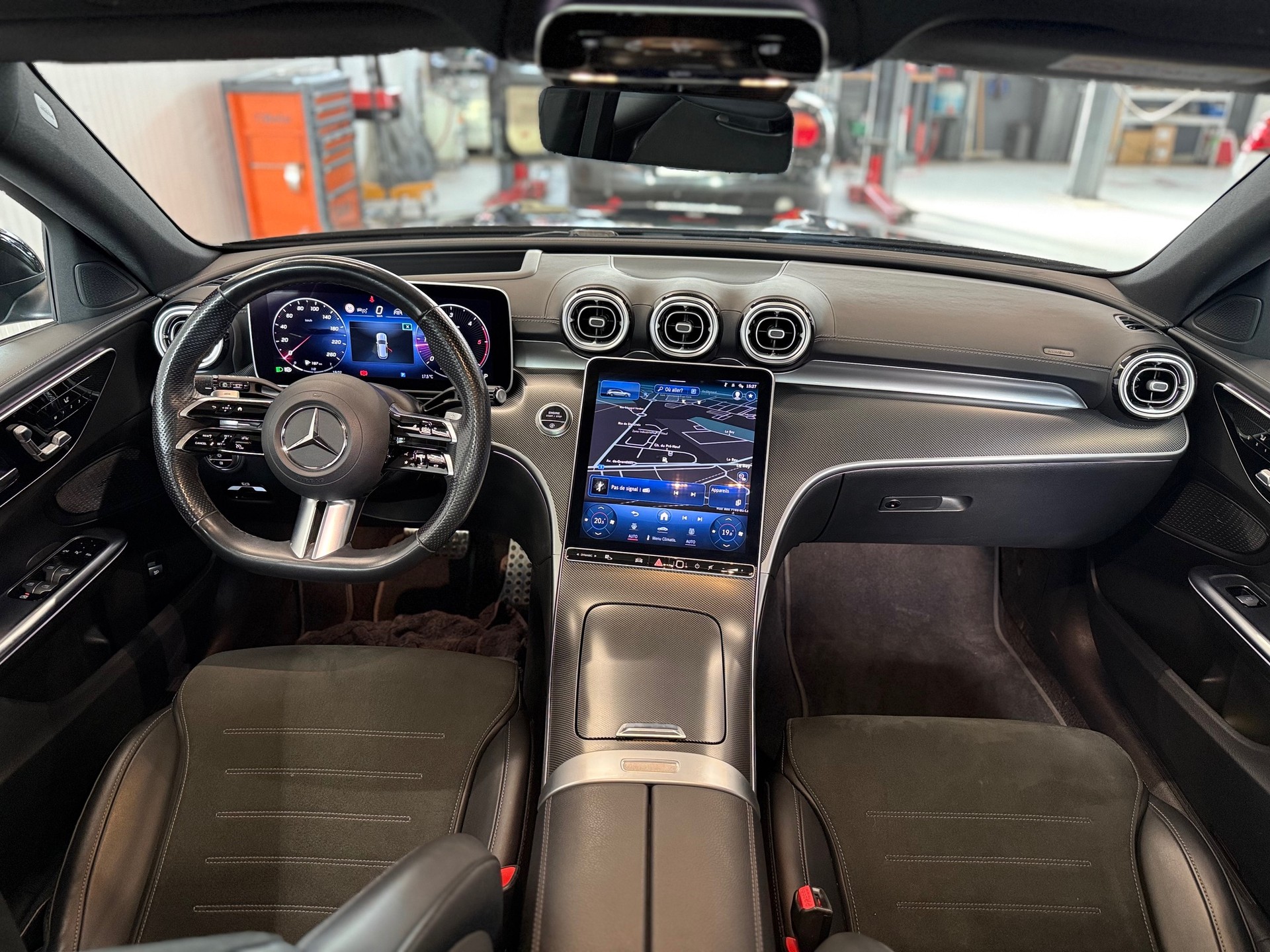 MERCEDES-BENZ C 220 d T 4Matic AMG Line-image-10