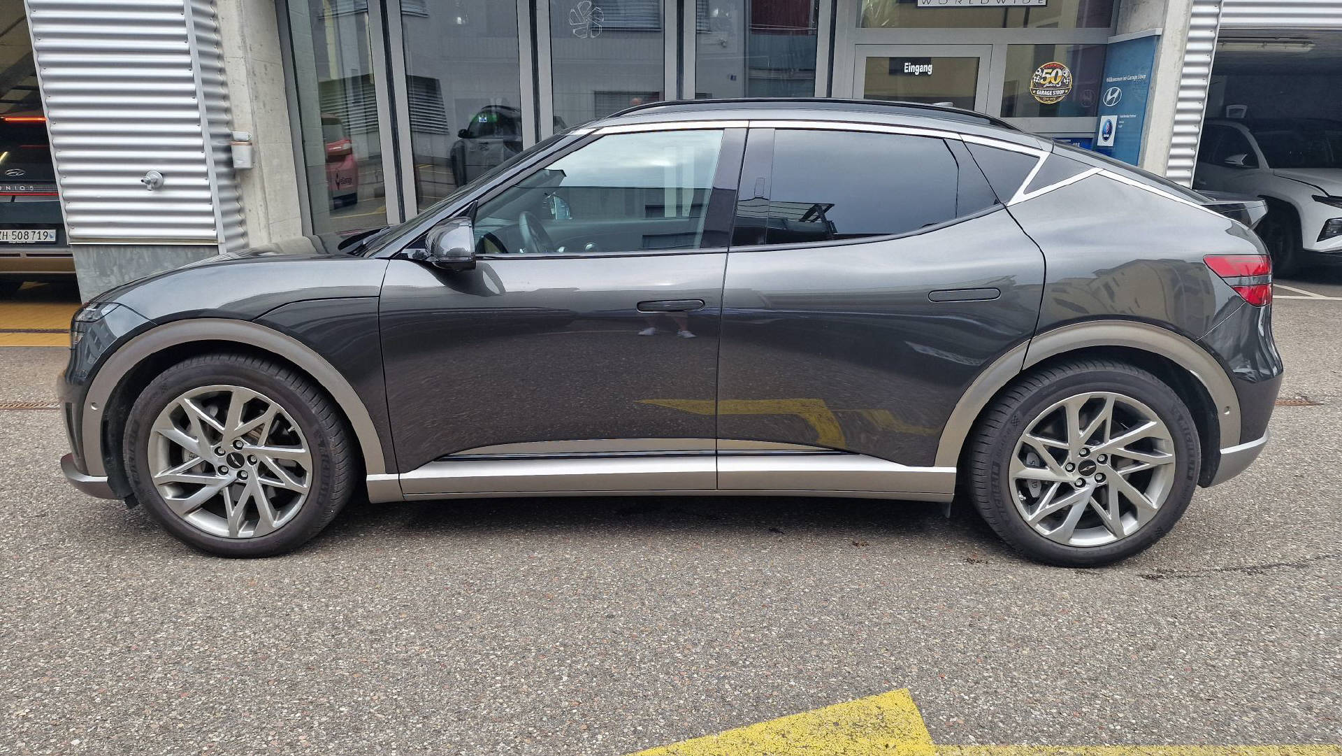 GENESIS GV60 Dual Motor Sport AWD-image-1