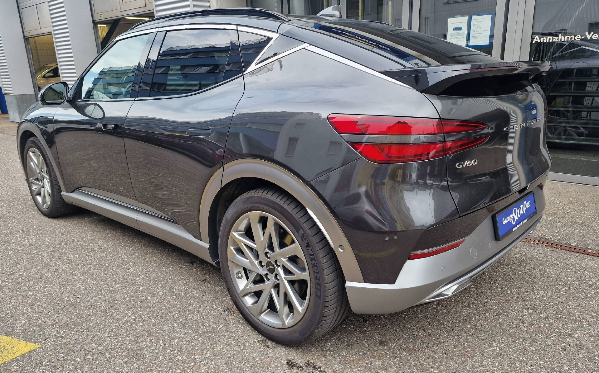 GENESIS GV60 Dual Motor Sport AWD-image-2