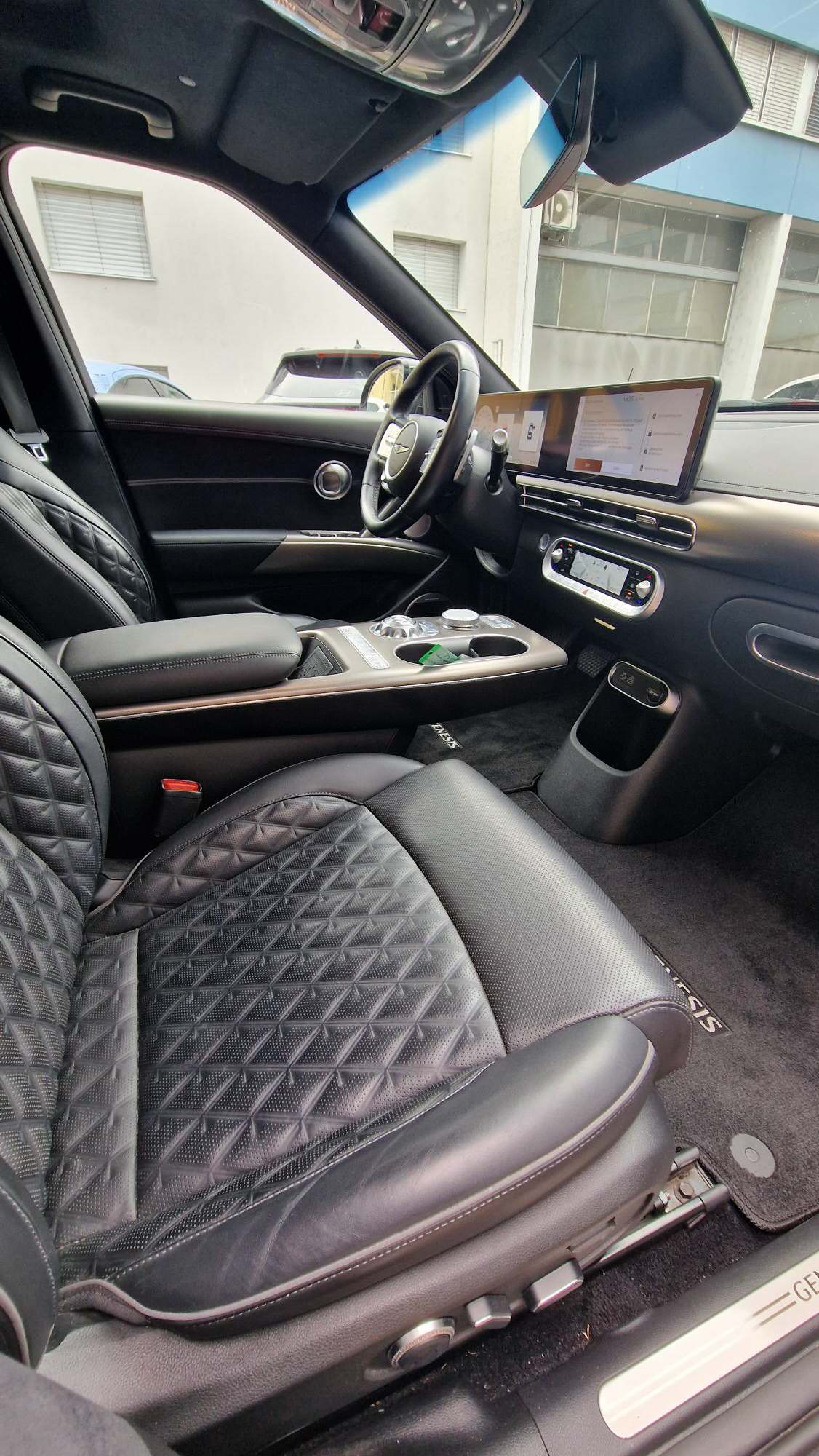 GENESIS GV60 Dual Motor Sport AWD-image-13