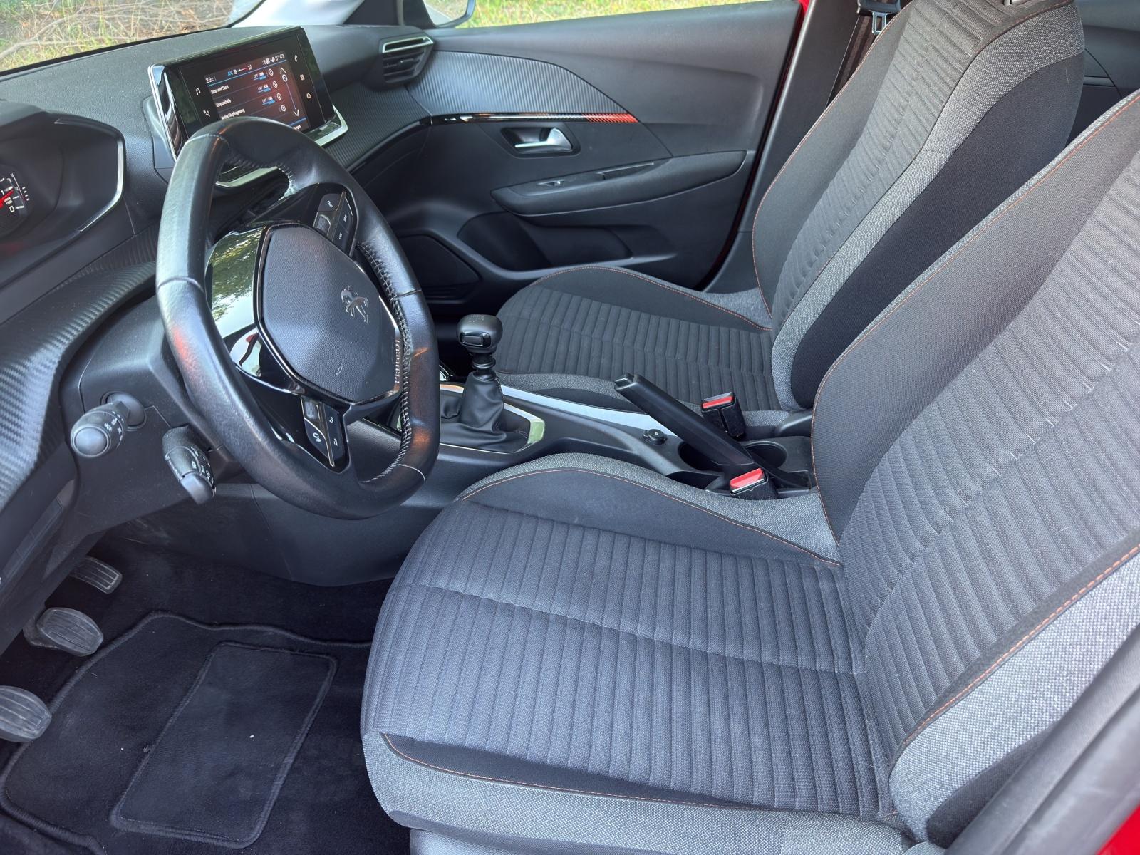 PEUGEOT 208 1.2 PureTech 100 Active-image-4