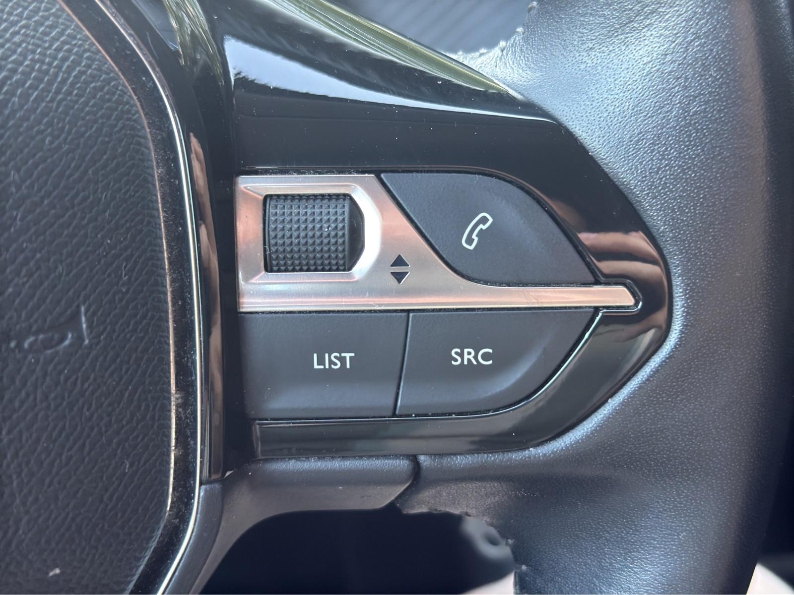 PEUGEOT 208 1.2 PureTech 100 Active-image-15