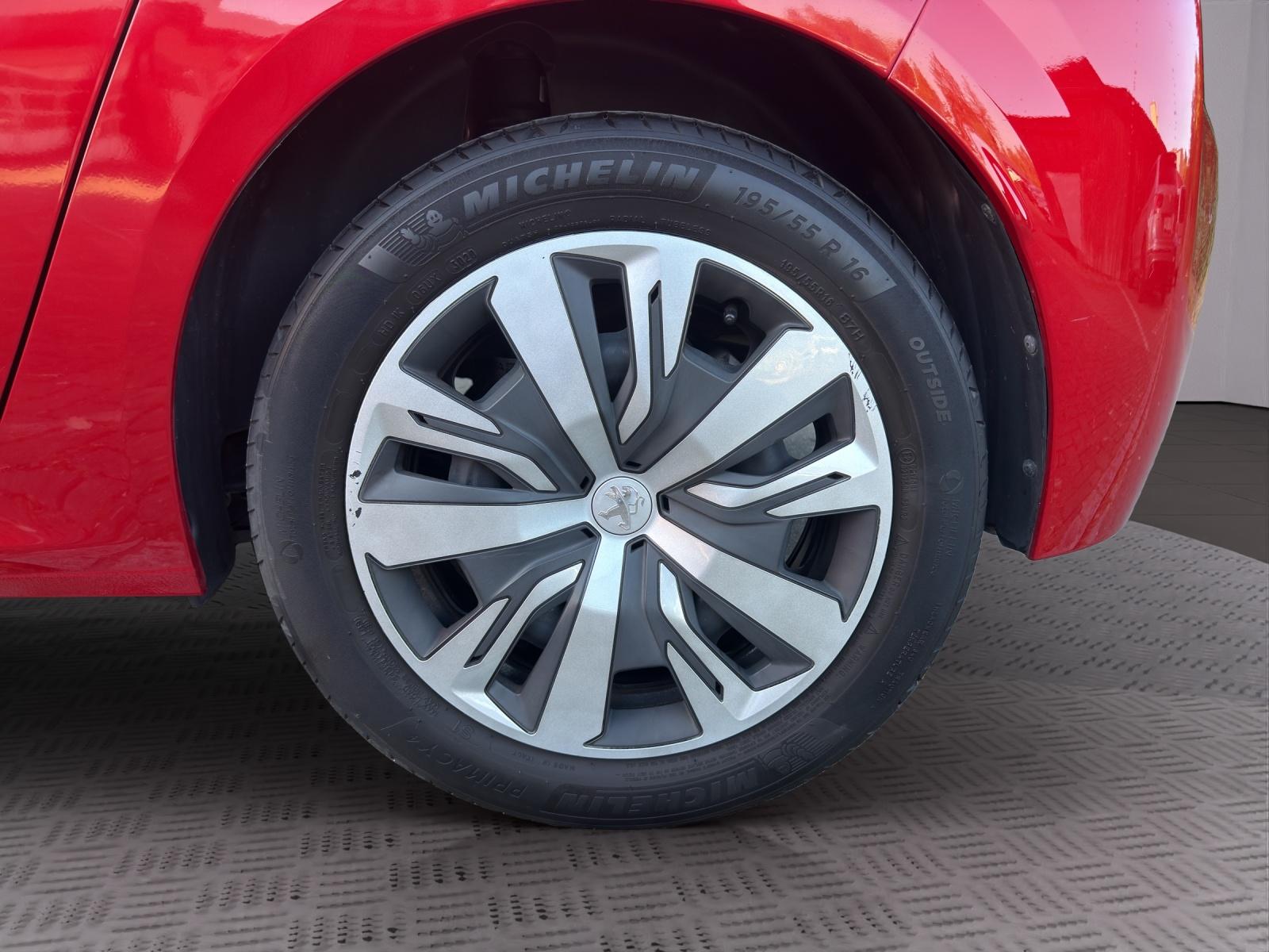 PEUGEOT 208 1.2 PureTech 100 Active-image-11