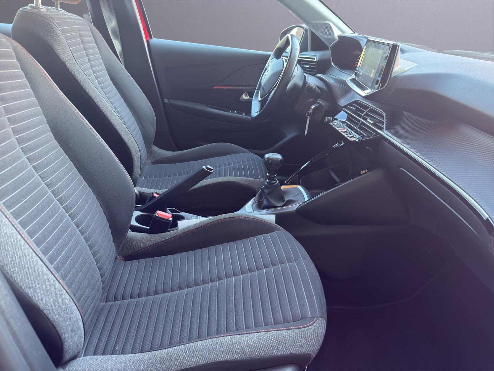 PEUGEOT 208 1.2 PureTech 100 Active-image-8