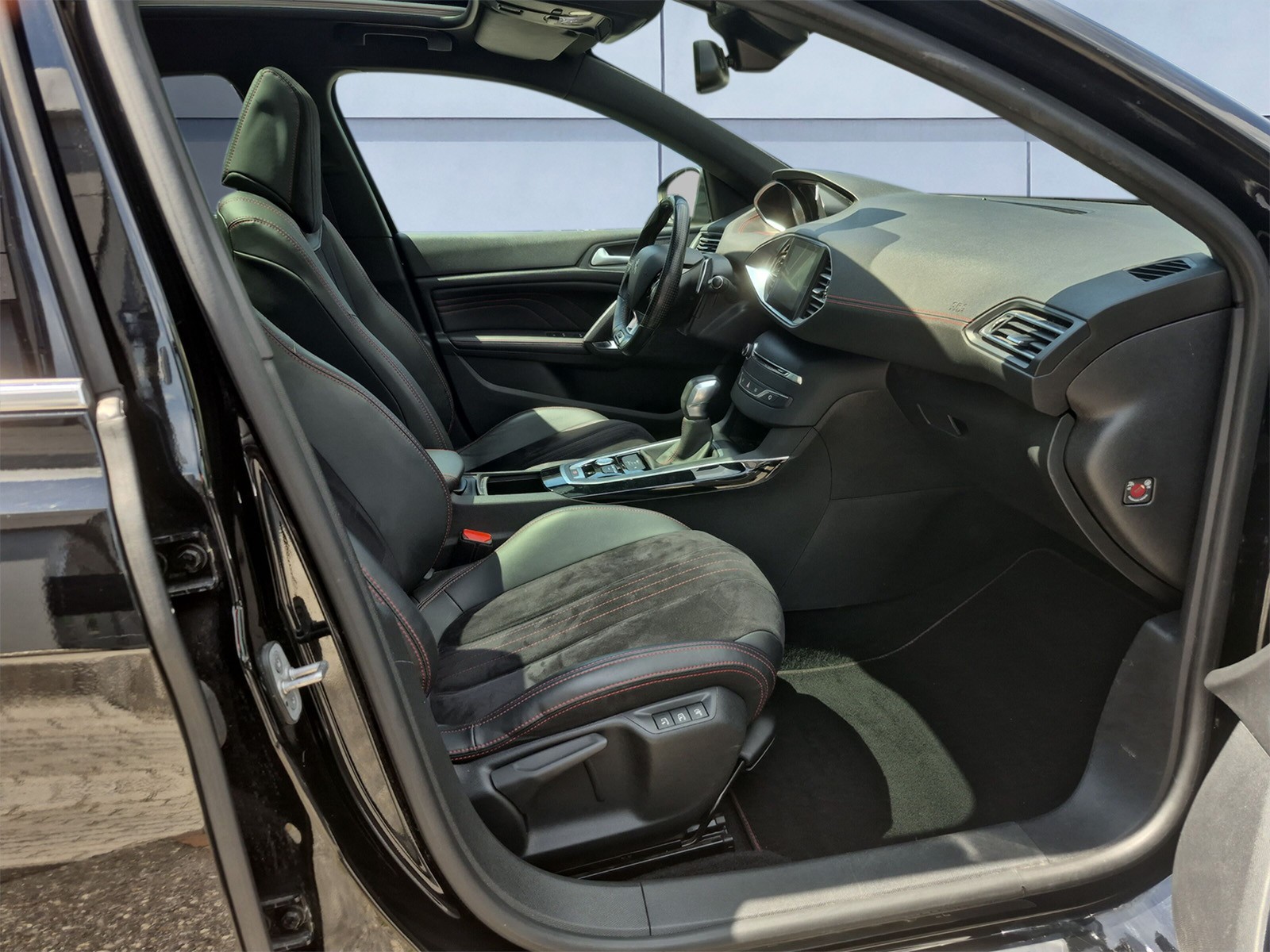 PEUGEOT 308 SW 2.0 BlueHDi 180 GT-image-12