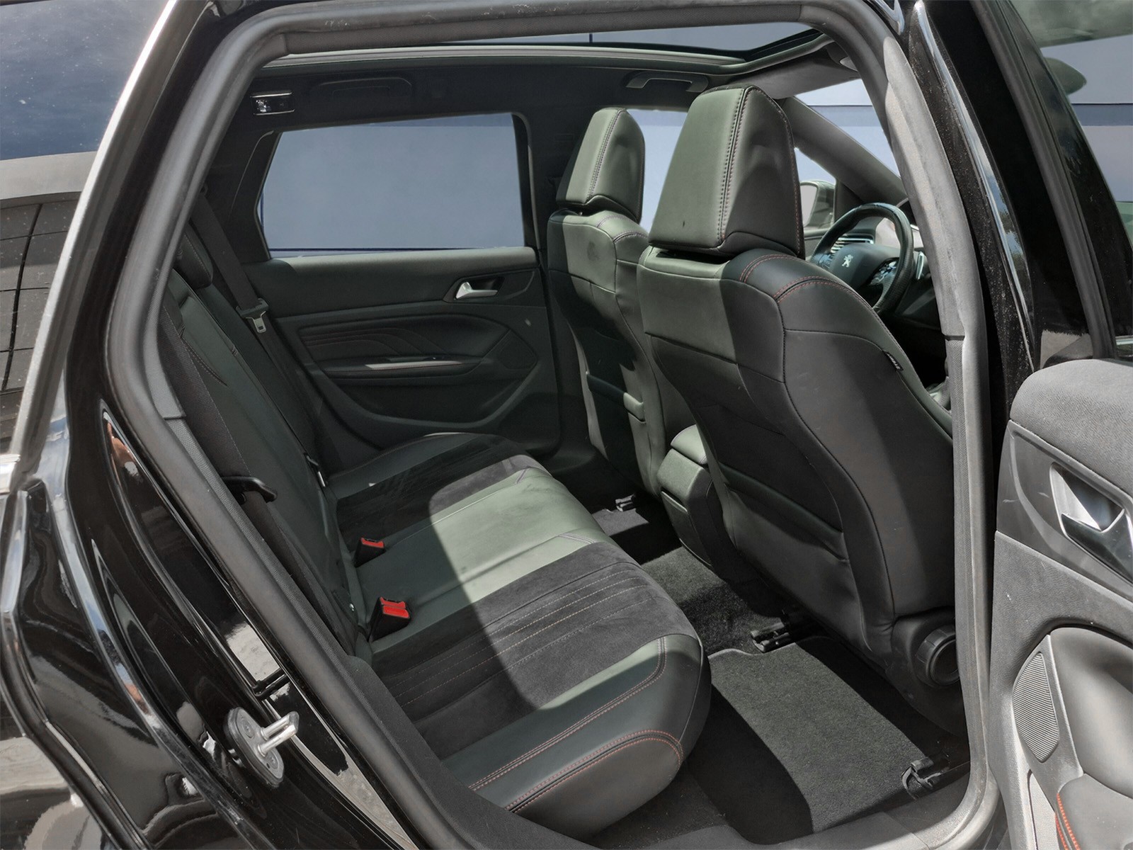 PEUGEOT 308 SW 2.0 BlueHDi 180 GT-image-13