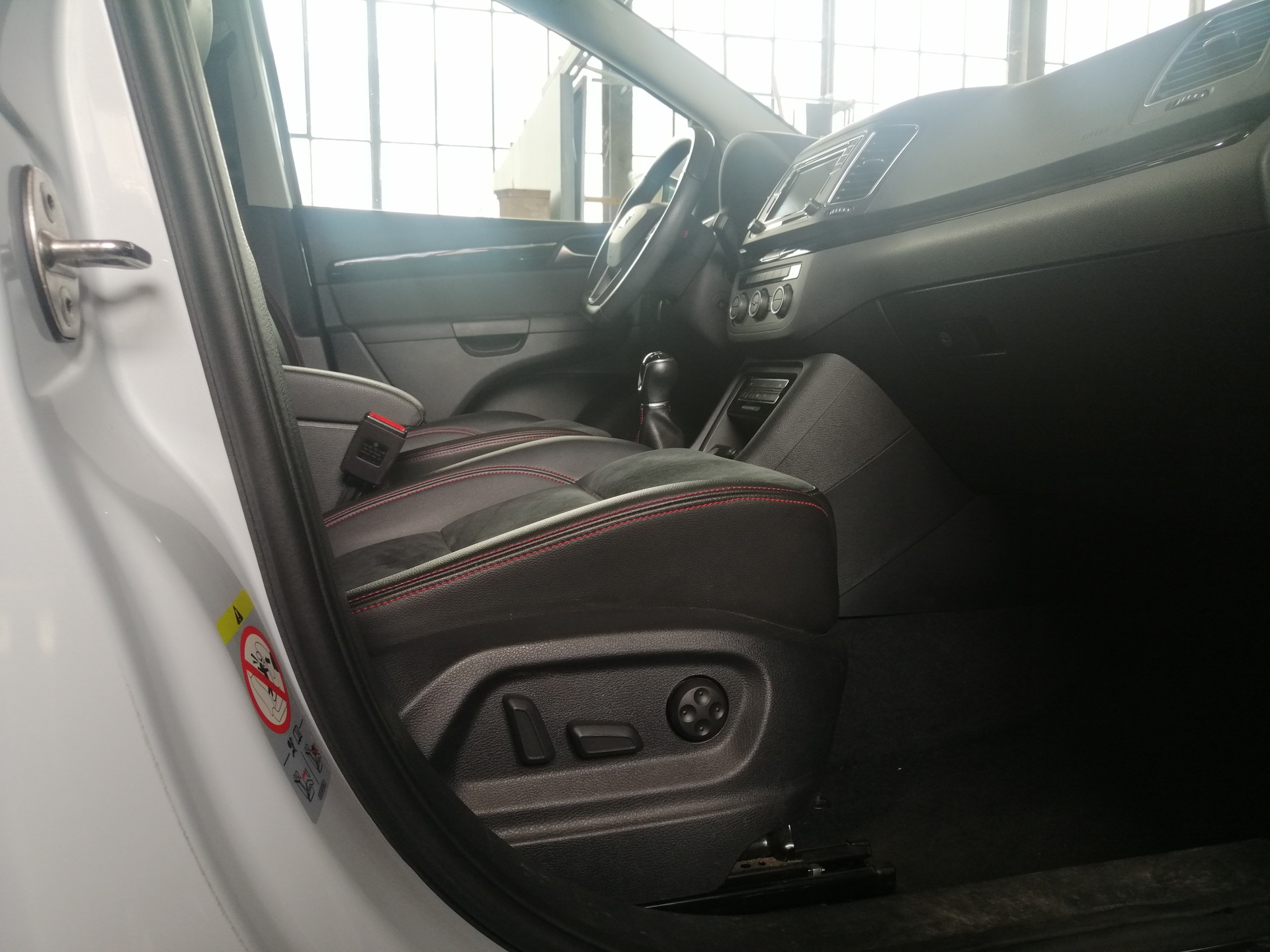 SEAT Alhambra 1.4 TSI FR-image-4