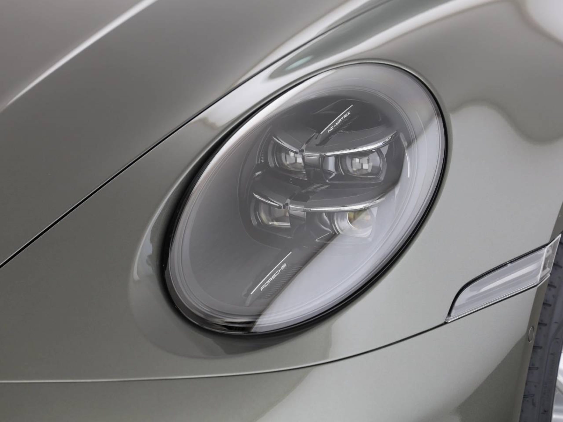 PORSCHE 911 Carrera S-image-8