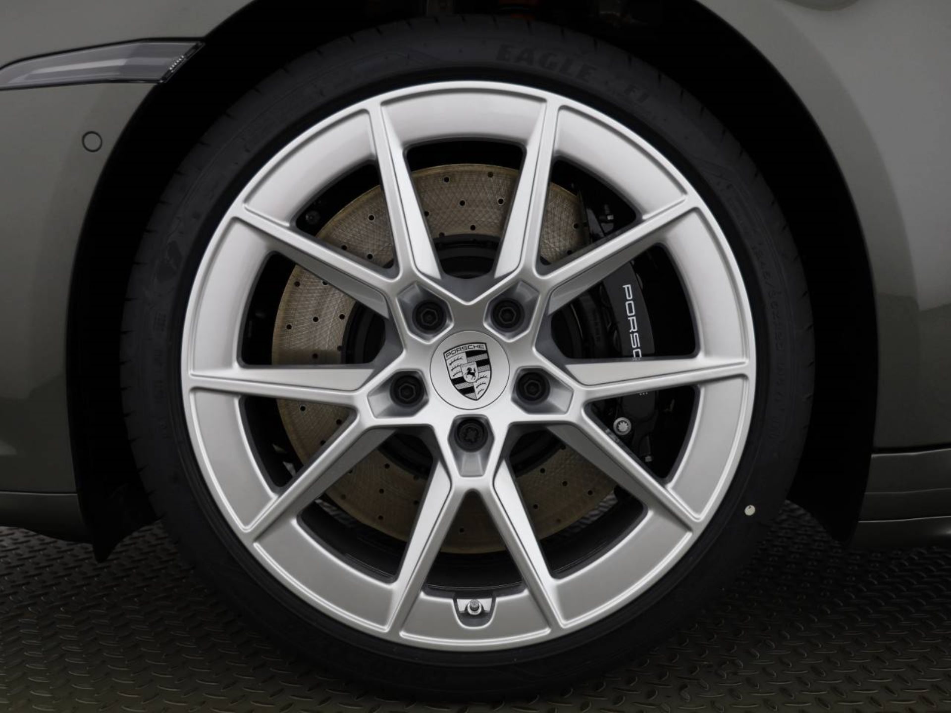 PORSCHE 911 Carrera S-image-5