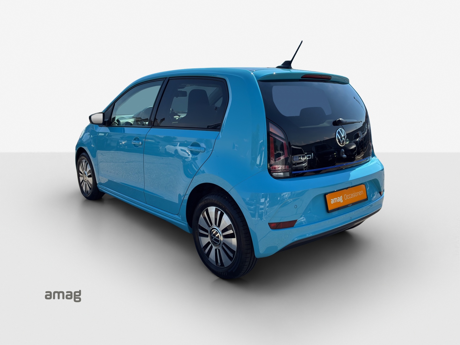 VW e-Up-showroom-element-2