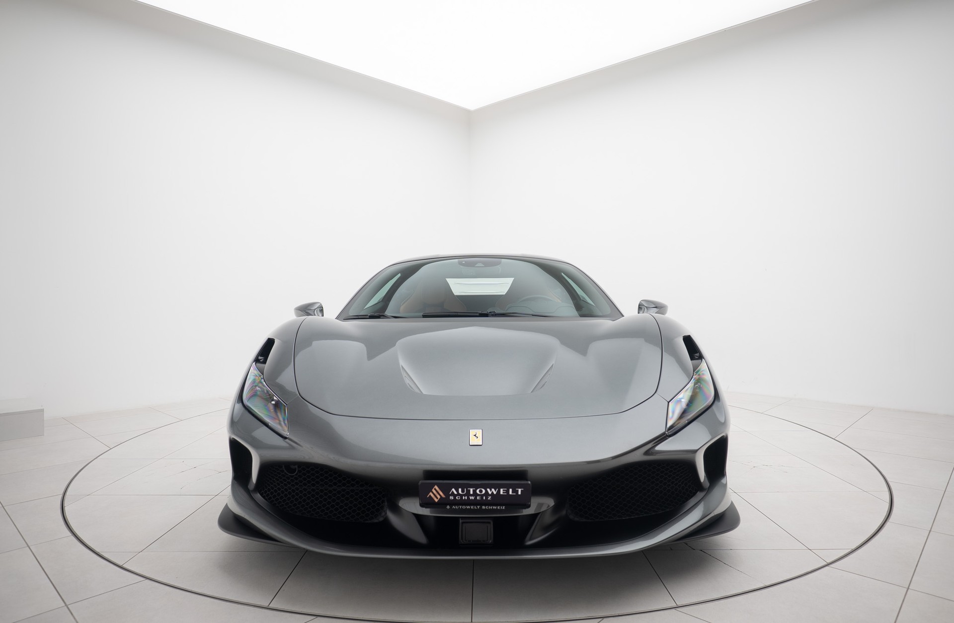 FERRARI F8 Tributo-image-3