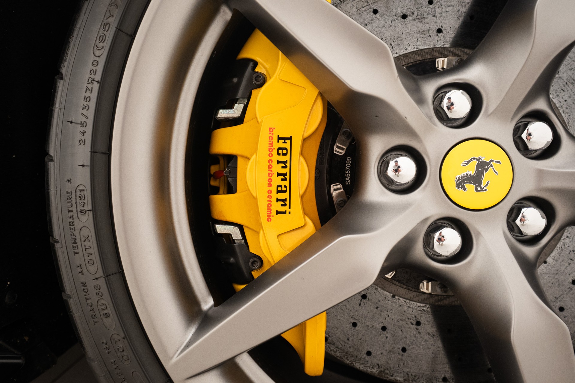 FERRARI F8 Tributo-image-16