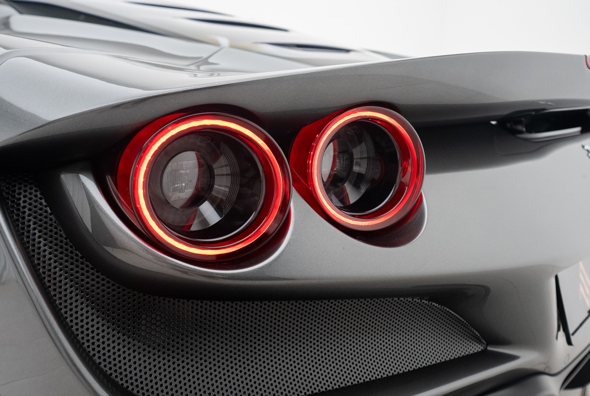 FERRARI F8 Tributo-image-17