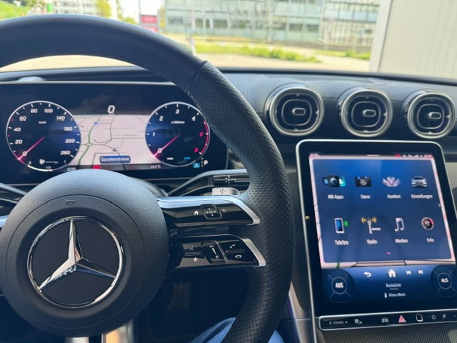 MERCEDES-BENZ AMG Line 4 Matic-image-5