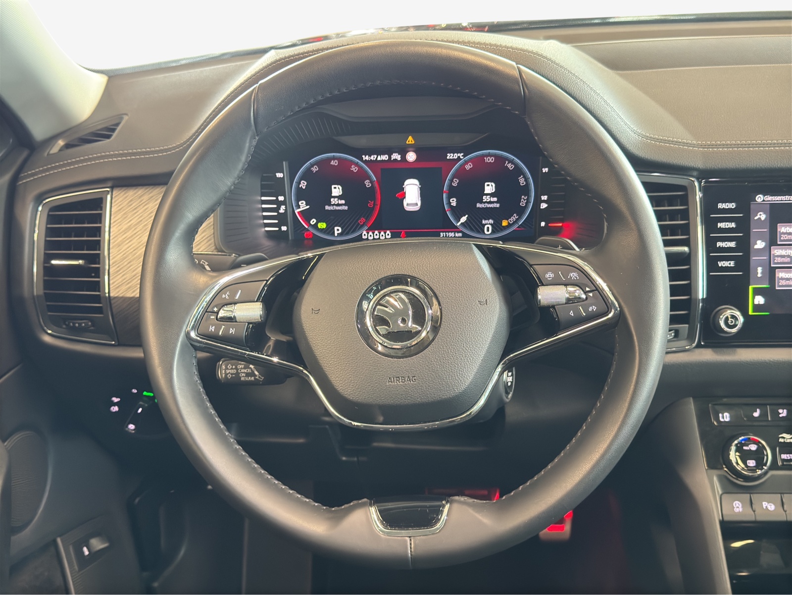 SKODA Kodiaq 2.0 TSI 4x4 Style-image-9