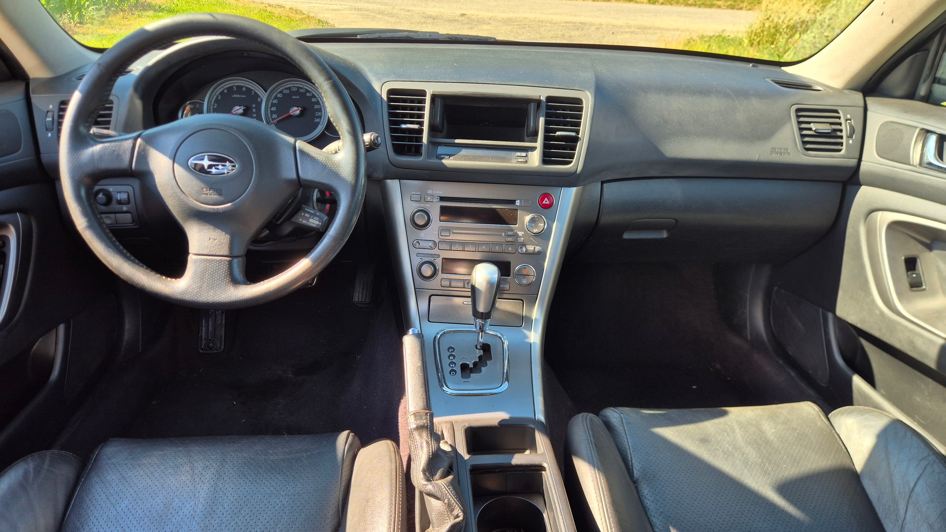 SUBARU Legacy 2.5i AWD Limited Automatic-image-6