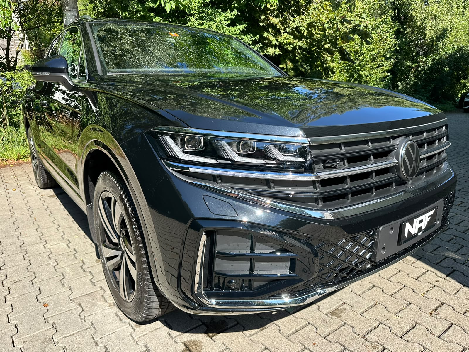 VW Touareg 3.0 TDI R-Line Tiptronic-image-6