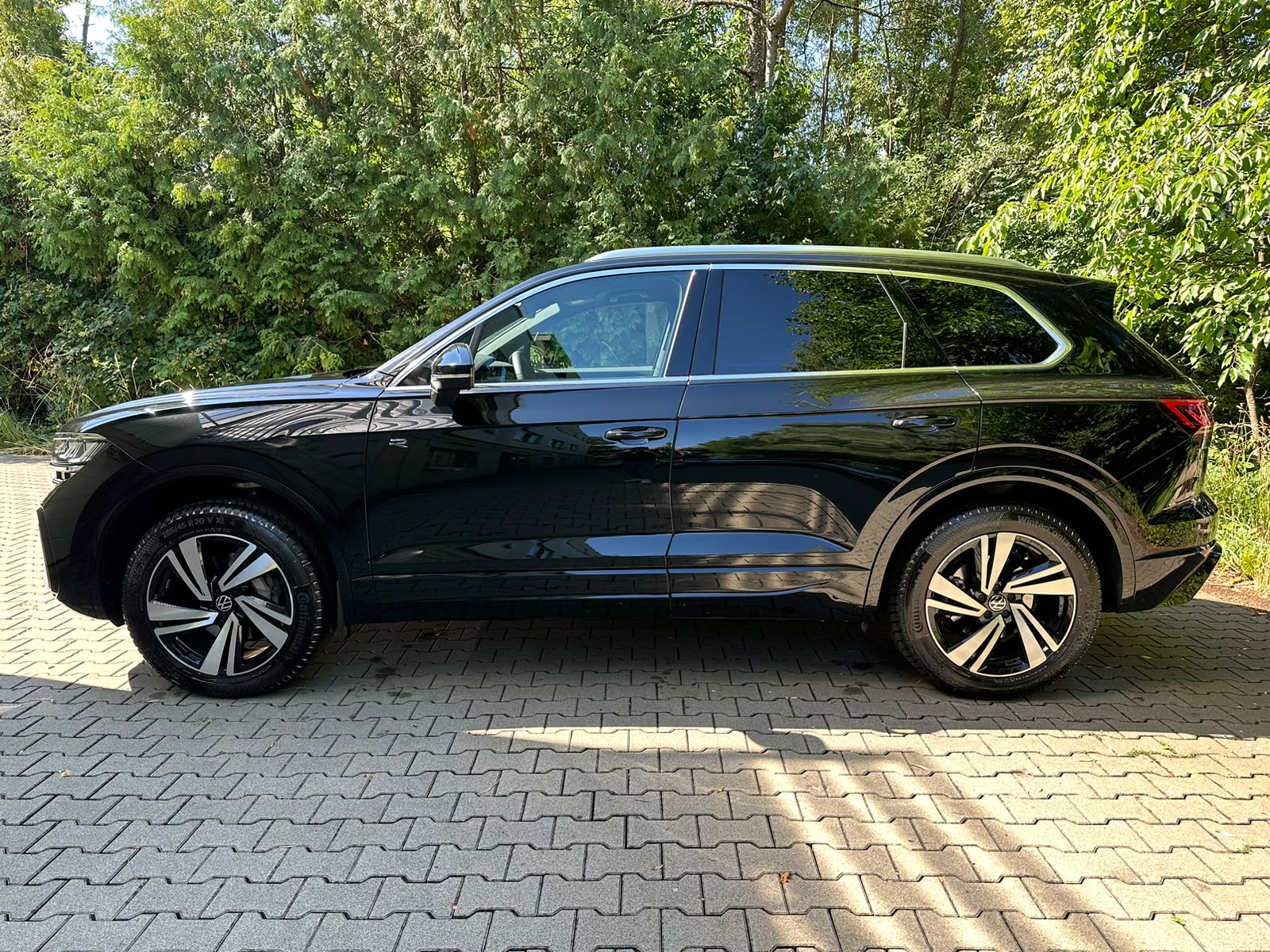 VW Touareg 3.0 TDI R-Line Tiptronic-image-1