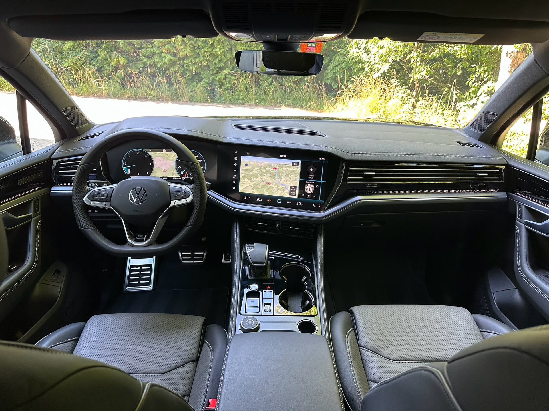 VW Touareg 3.0 TDI R-Line Tiptronic-image-22