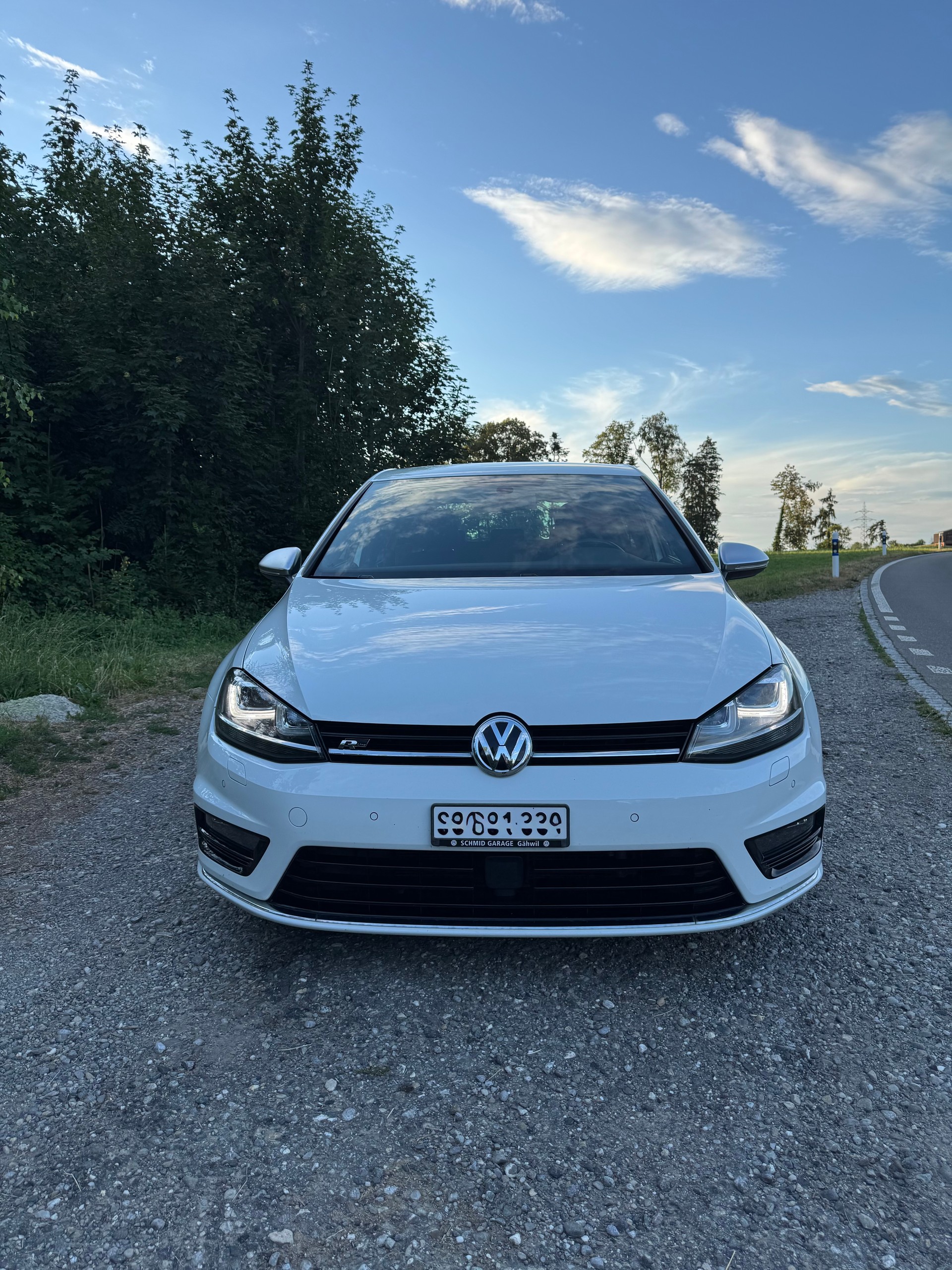 VW 1.2 TSI 110 Lounge R-Line DSG-image-3