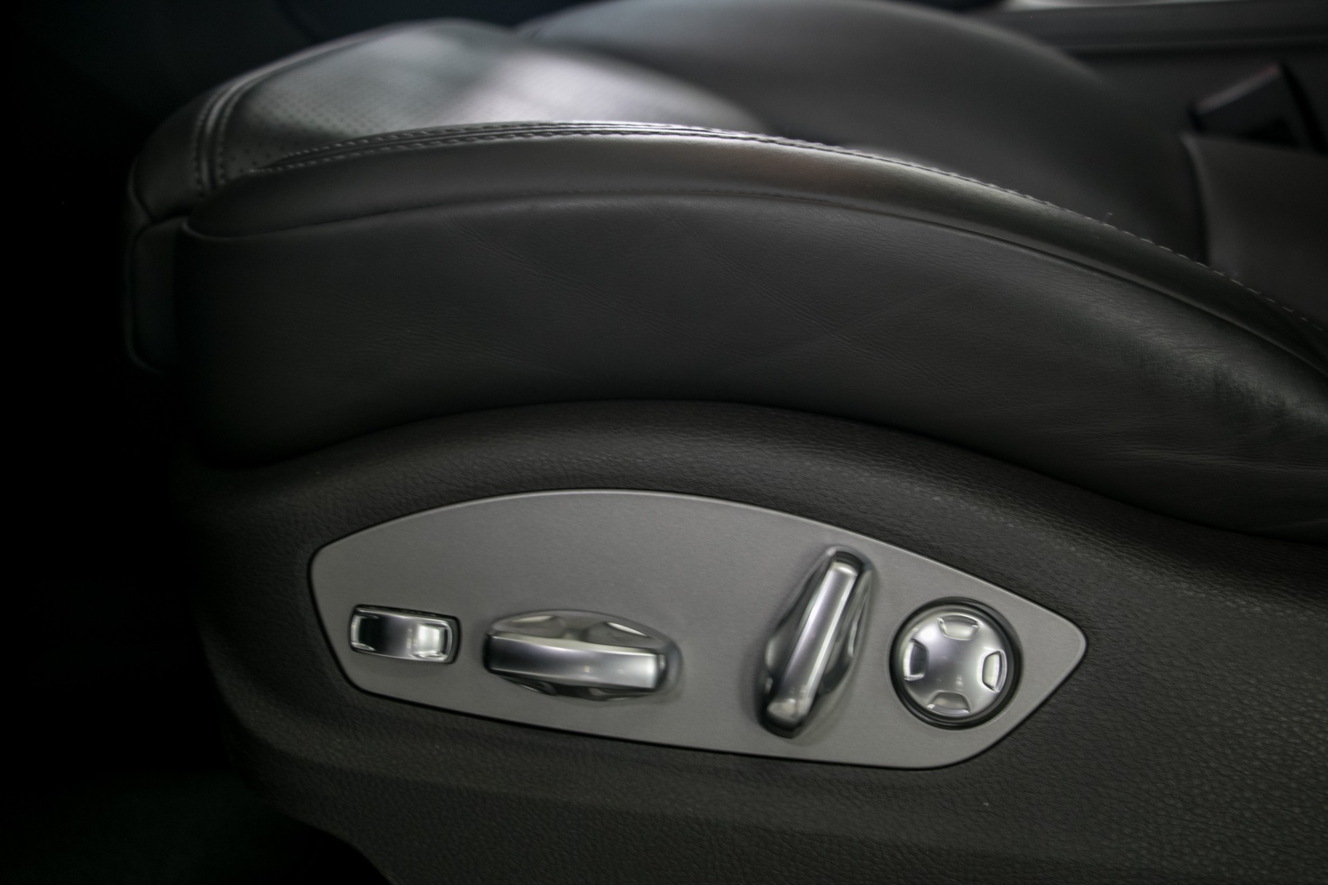 PORSCHE Macan PDK-image-10