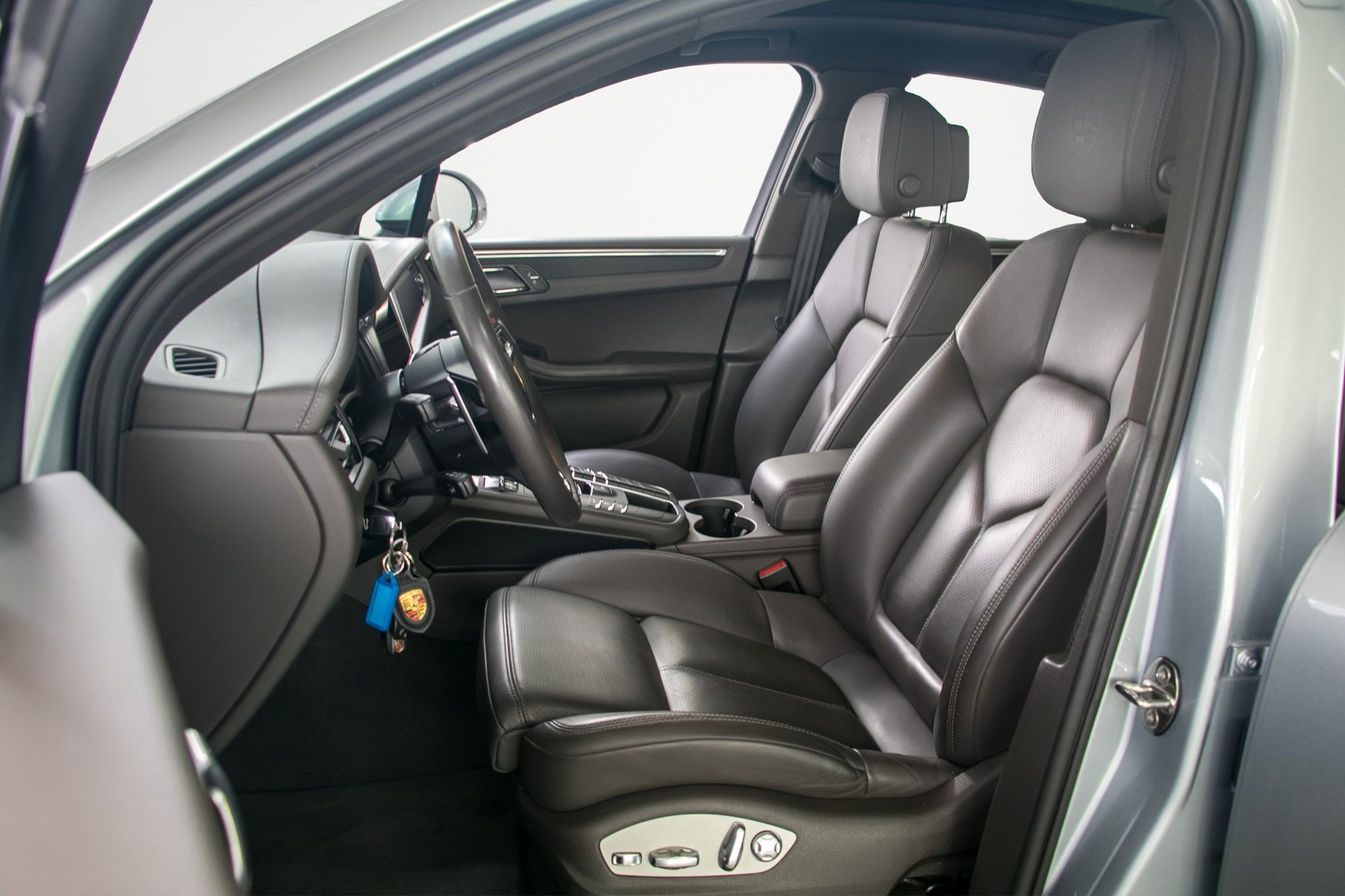 PORSCHE Macan PDK-image-12