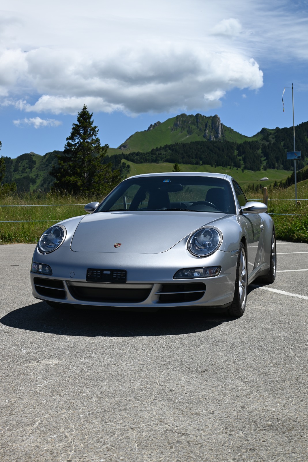 PORSCHE 911 Carrera 4S-image-2