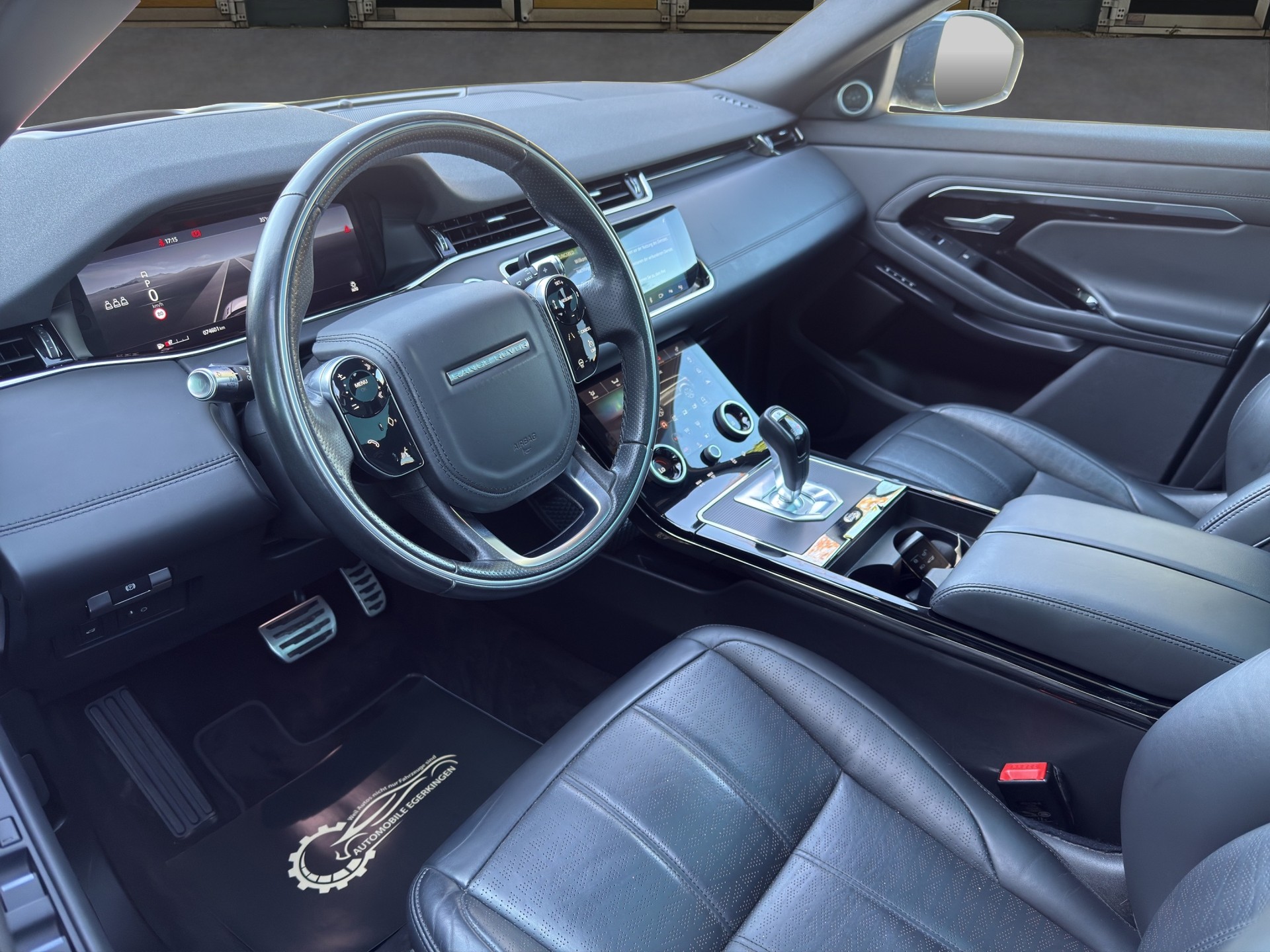 LAND ROVER Range Rover Evoque 2.0 T 300 R-Dynamic HSE-image-8