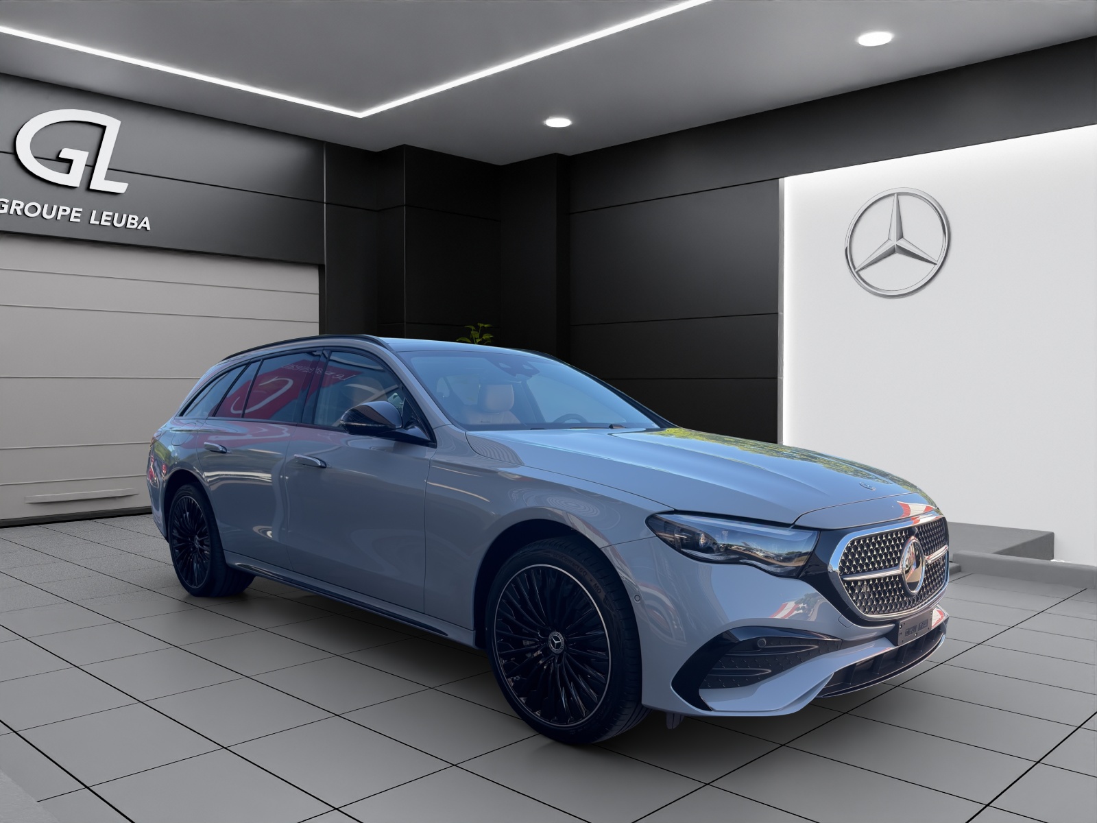 MERCEDES-BENZ E 220 d T 4M 9G-Tronic-image-0