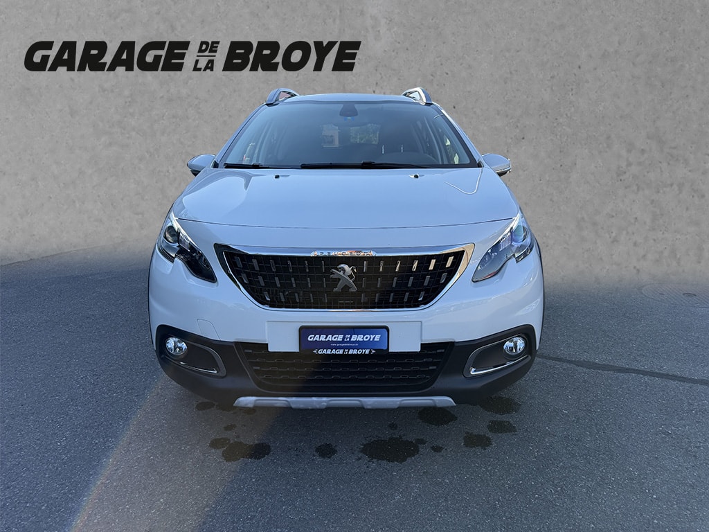 PEUGEOT 2008 1.2 PureTech 110 Allure S-image-3