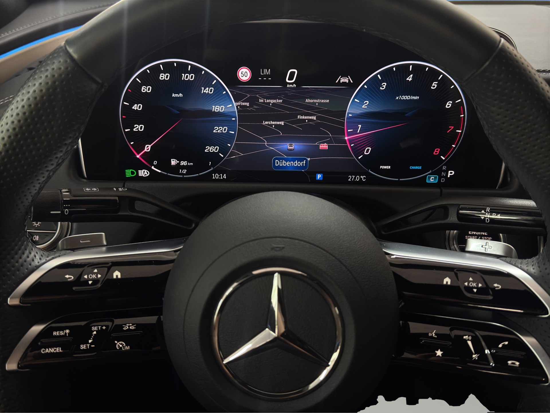 MERCEDES-BENZ E 200 9G-Tronic AMG Line "360°Kamera-Distronic-Totwinkel"-image-14