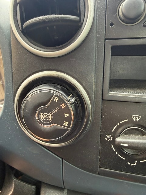 PEUGEOT Partner 1.6 e-HDI Trendy EGS6-image-20