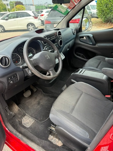 PEUGEOT Partner 1.6 e-HDI Trendy EGS6-image-16