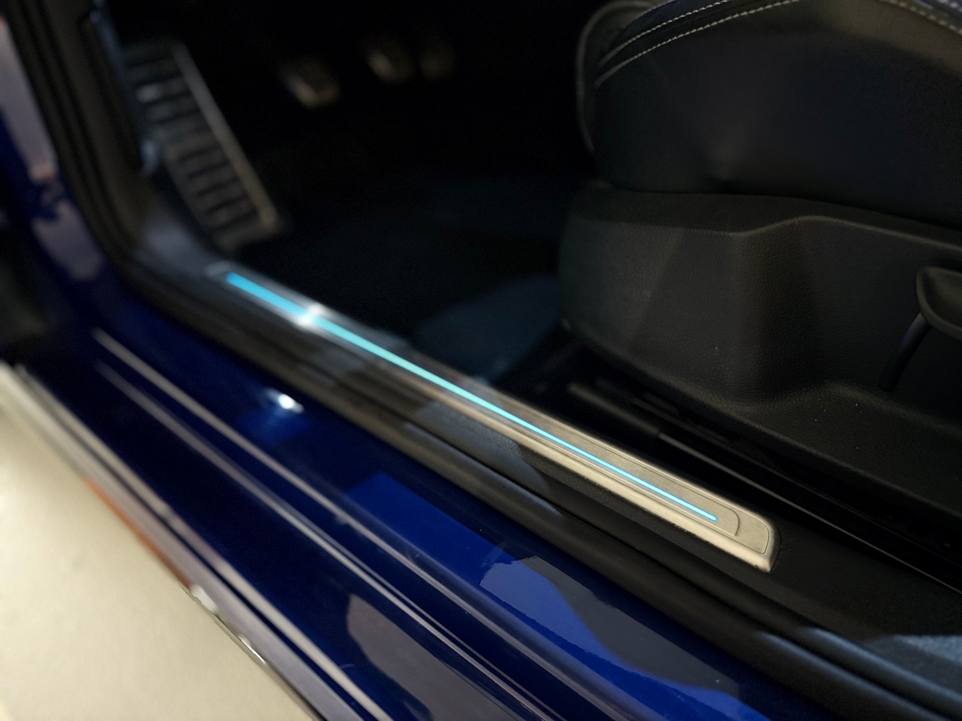 VW Golf 2.0 TSI R 4Motion-image-13