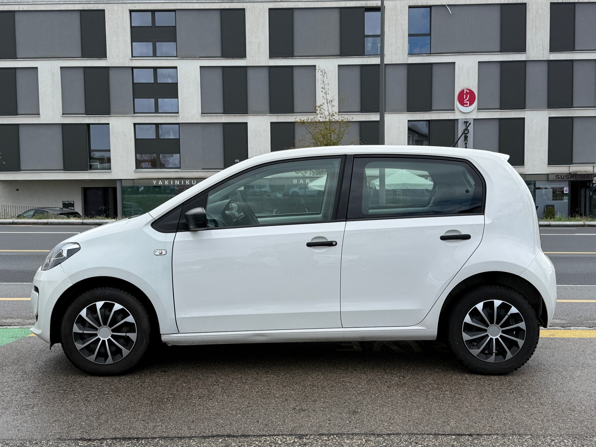 VW Up 1.0 white up Art on Ice - Nouvelle Expertise - NEU MFK : 24.08.2026 - Service Fait à Jour - Frischer Service-image-8