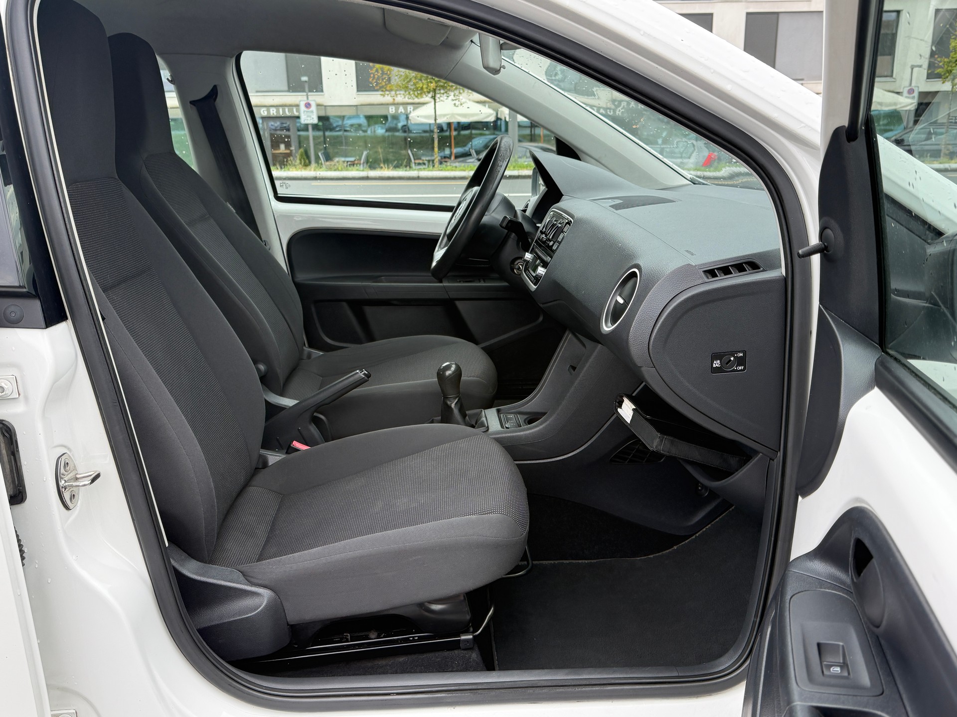 VW Up 1.0 white up Art on Ice - Nouvelle Expertise - NEU MFK : 24.08.2026 - Service Fait à Jour - Frischer Service-image-15