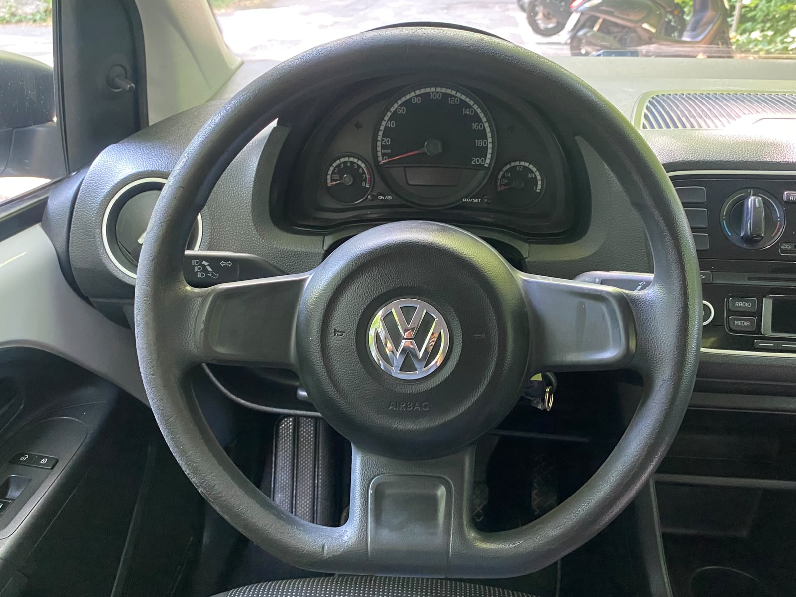 VW Up 1.0 white up Art on Ice - Nouvelle Expertise - NEU MFK : 20.07.2026 - Service Fait à Jour - Frischer Service-image-10