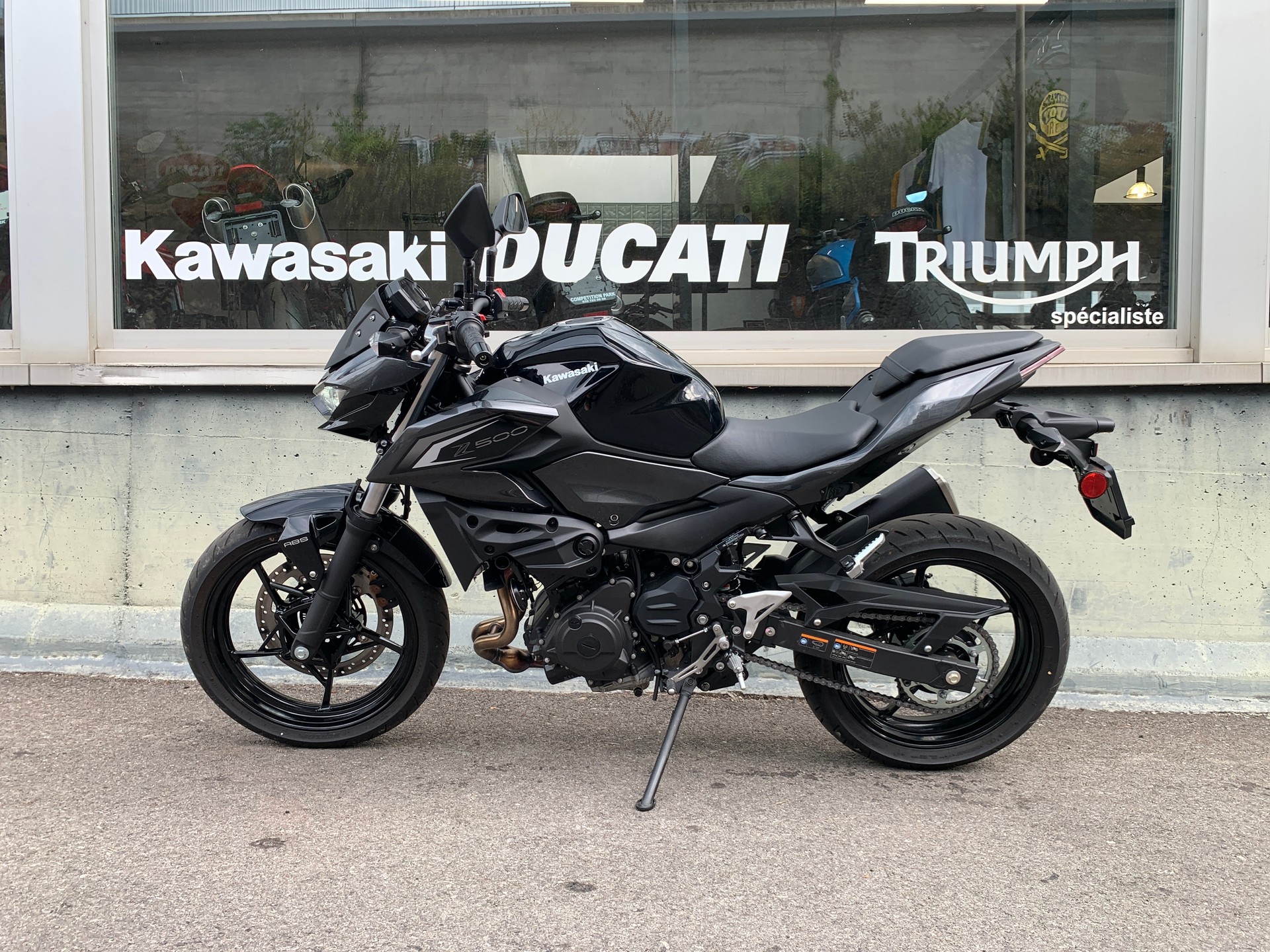 KAWASAKI Z 500-showroom-element-1