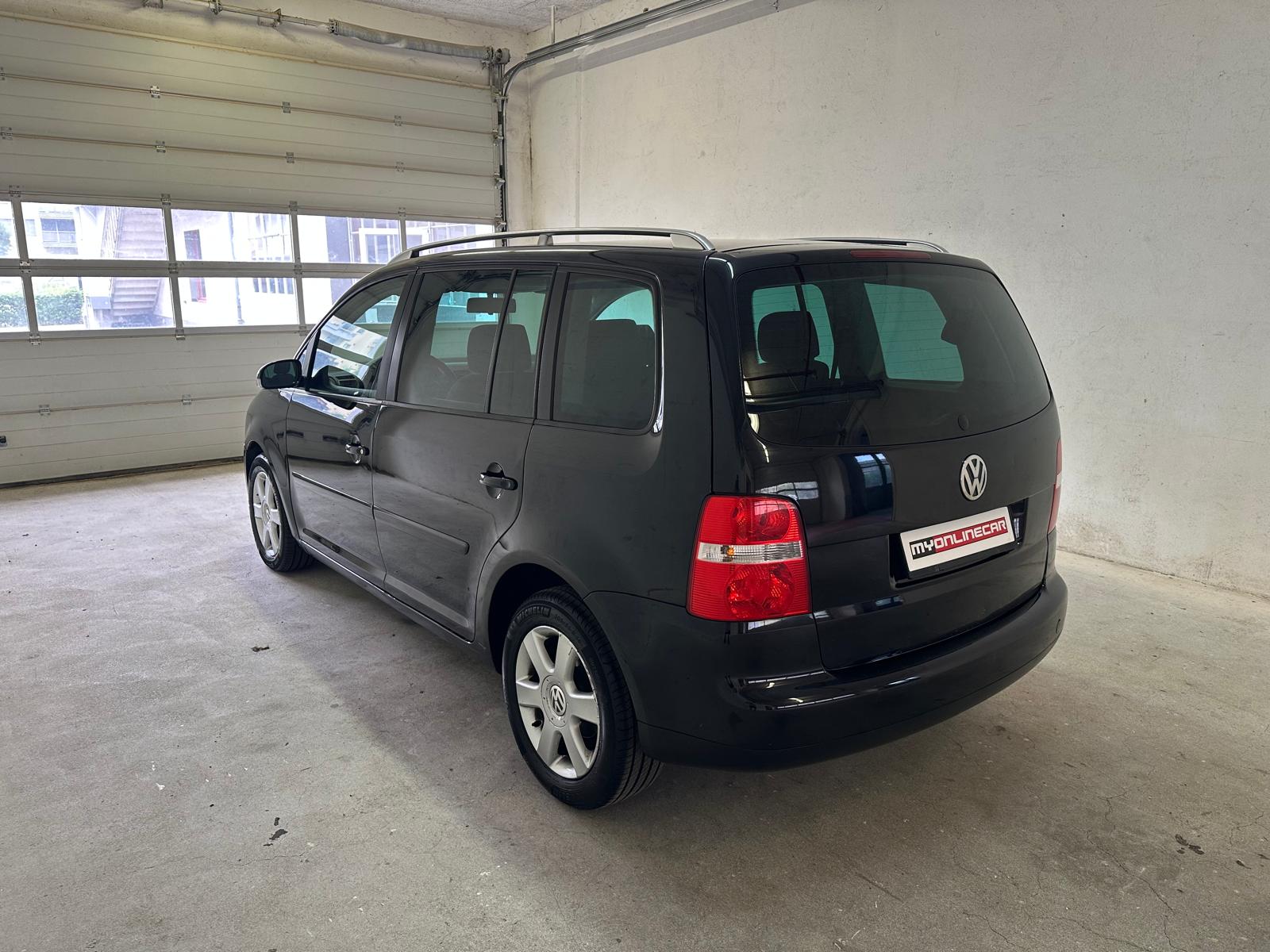 VW Touran 2.0 TDI Trendline-image-5