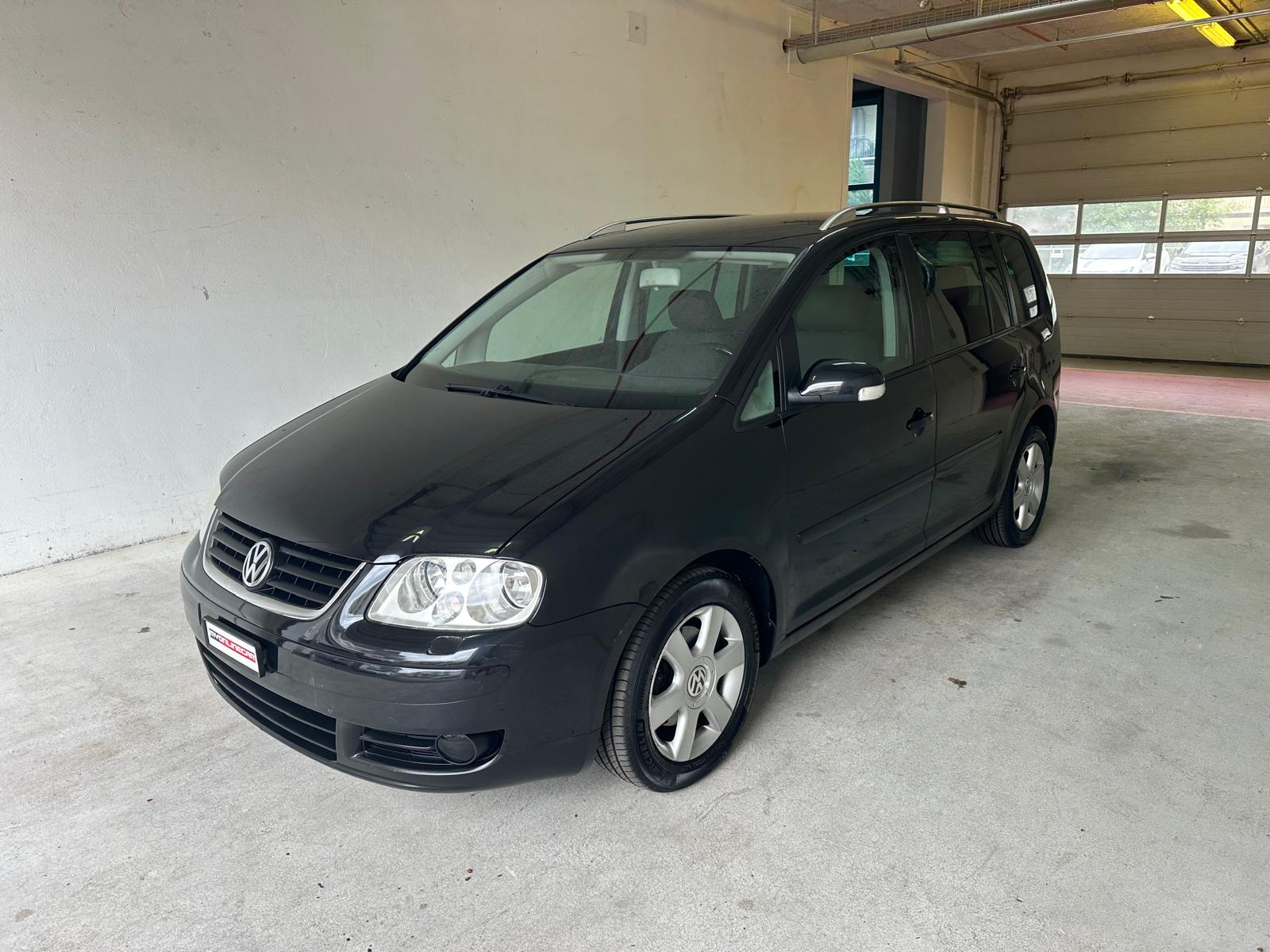VW Touran 2.0 TDI Trendline-image-1