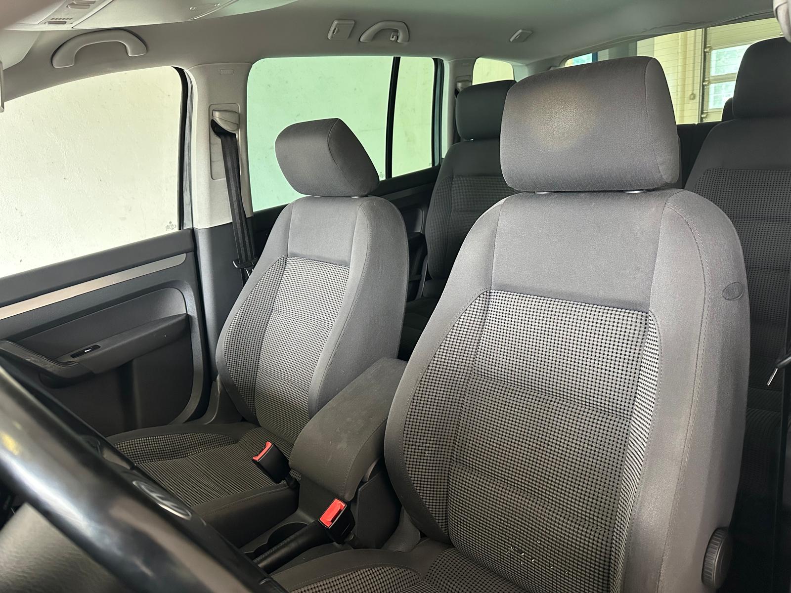 VW Touran 2.0 TDI Trendline-image-9