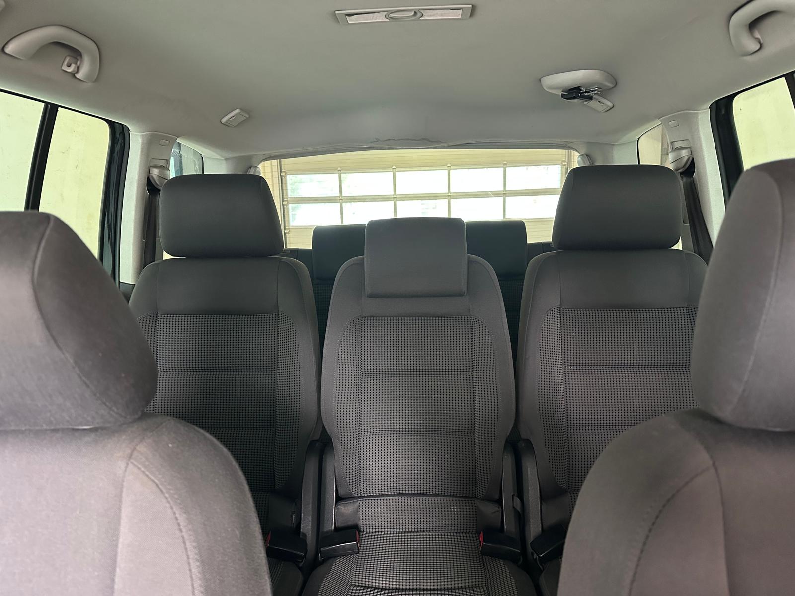 VW Touran 2.0 TDI Trendline-image-12