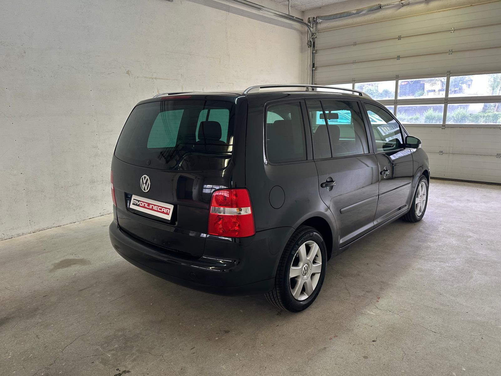 VW Touran 2.0 TDI Trendline-image-4